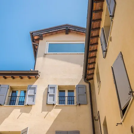 Casa Luce - Bright, Stylish And Apartment